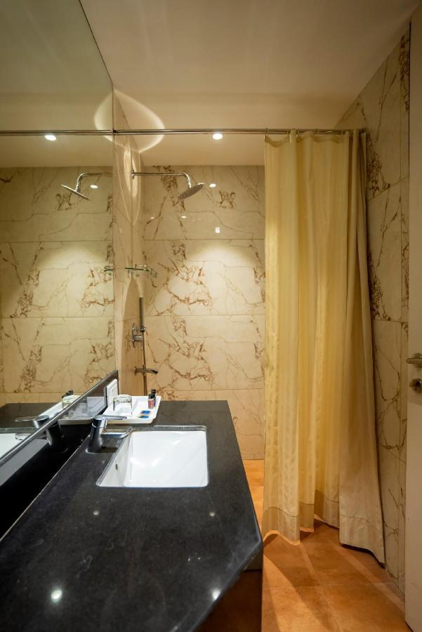 Celebrant Hotel Bénarès Extérieur photo