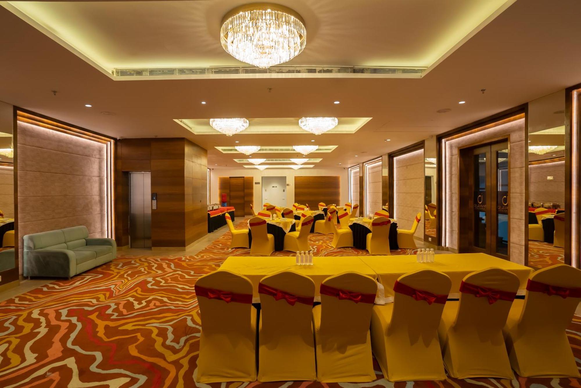Celebrant Hotel Bénarès Extérieur photo